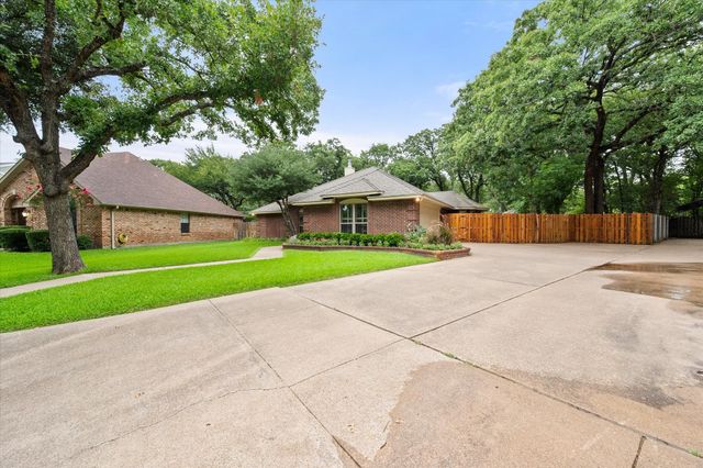 2403 Oak Shadow Court, Arlington, TX 76017