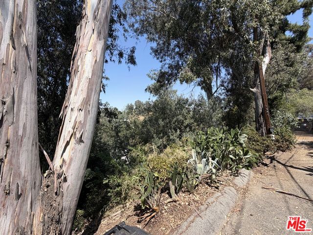 1535 Highgate Avenue, Los Angeles, CA 90042