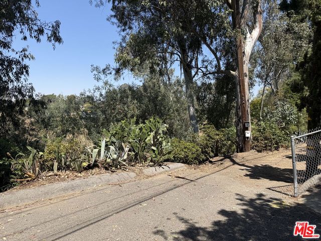 1535 Highgate Avenue, Los Angeles, CA 90042