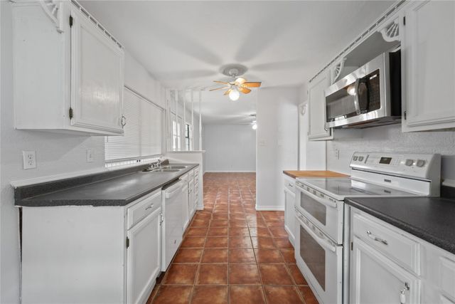 9214 Vagas Drive, Rowlett, TX 75088