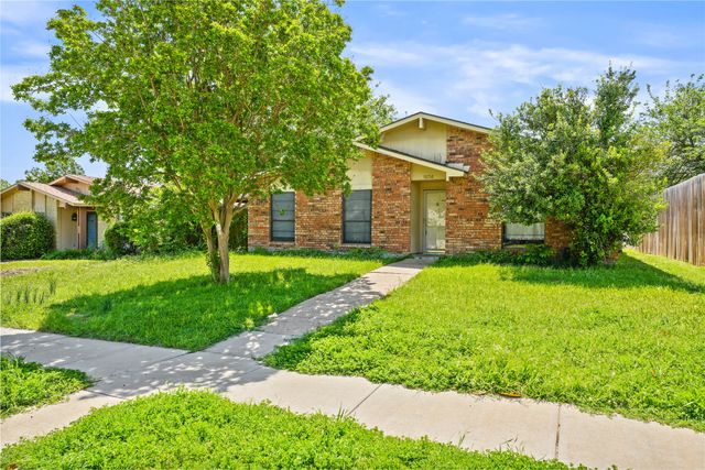 9214 Vagas Drive, Rowlett, TX 75088