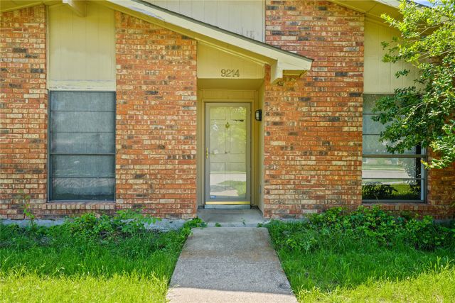 9214 Vagas Drive, Rowlett, TX 75088
