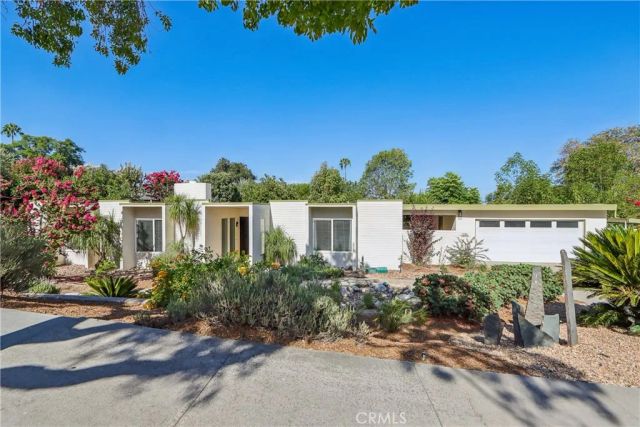 1184 Lyndhurst, Riverside, CA 92507