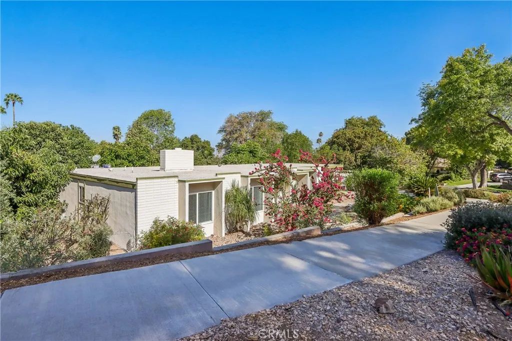 1184 Lyndhurst, Riverside, CA 92507