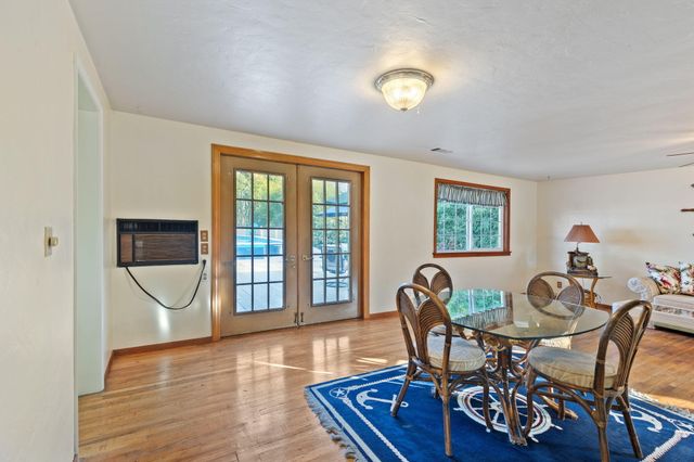 1067 SE Ashley Place, Grants Pass, OR 97526