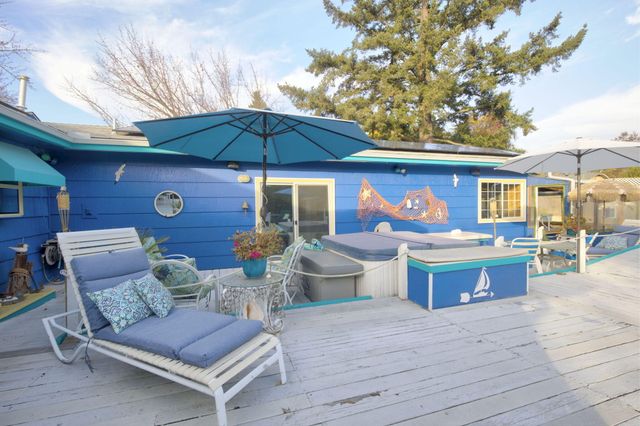 1067 SE Ashley Place, Grants Pass, OR 97526