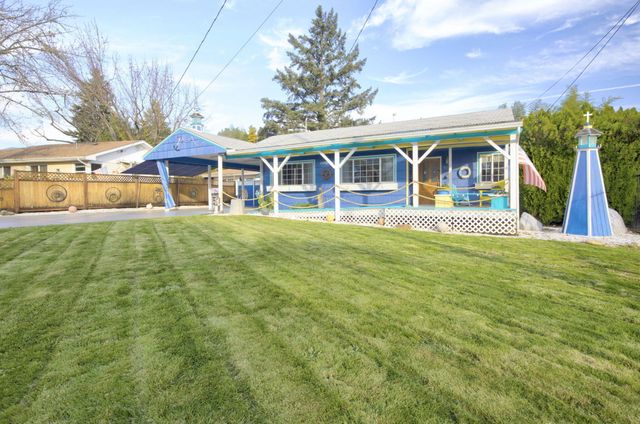 1067 SE Ashley Place, Grants Pass, OR 97526