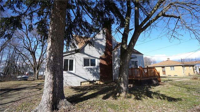 1448 Creighton Avenue, Akron, OH 44310