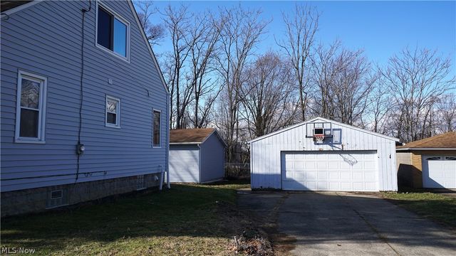 1448 Creighton Avenue, Akron, OH 44310