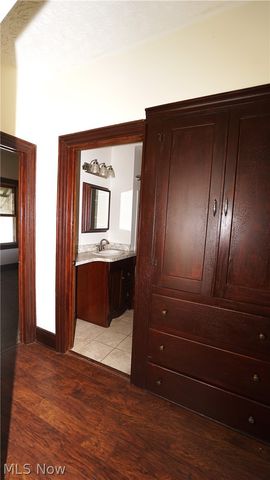 1448 Creighton Avenue, Akron, OH 44310