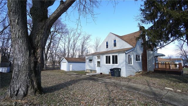 1448 Creighton Avenue, Akron, OH 44310