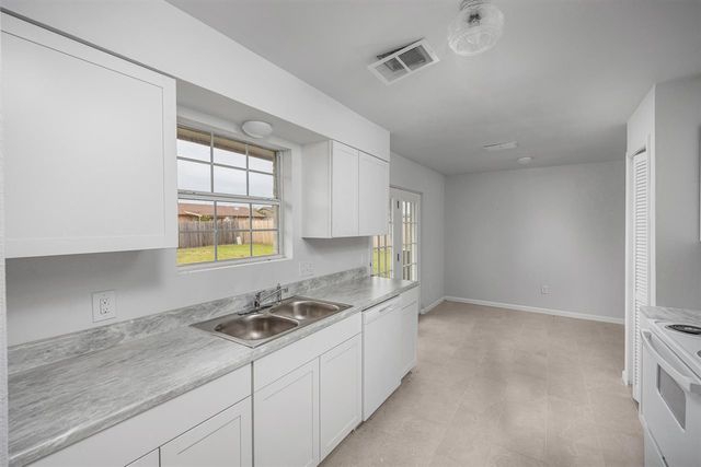 6115 SW Park Place, Lawton, OK 73505