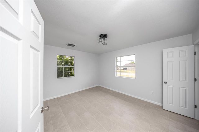 6115 SW Park Place, Lawton, OK 73505