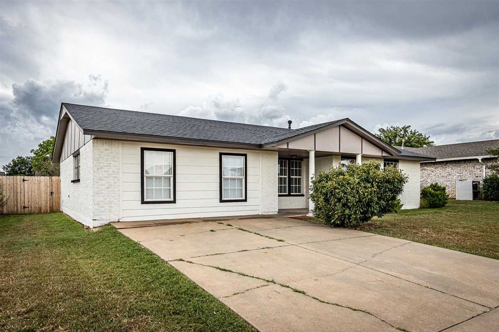 6115 SW Park Place, Lawton, OK 73505