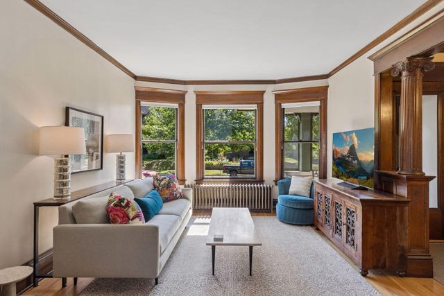 1089 Lincoln Avenue, Saint Paul, MN 55105