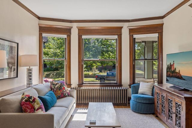 1089 Lincoln Avenue, Saint Paul, MN 55105