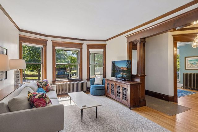 1089 Lincoln Avenue, Saint Paul, MN 55105