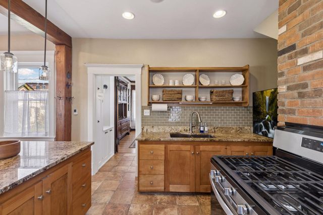 1089 Lincoln Avenue, Saint Paul, MN 55105