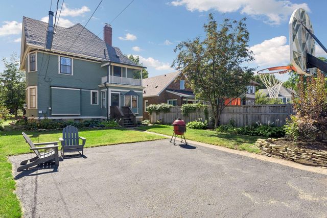 1089 Lincoln Avenue, Saint Paul, MN 55105