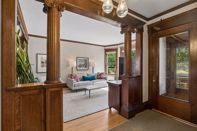 1089 Lincoln Avenue, Saint Paul, MN 55105