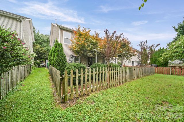 9220 Seamill Road, Charlotte, NC 28278
