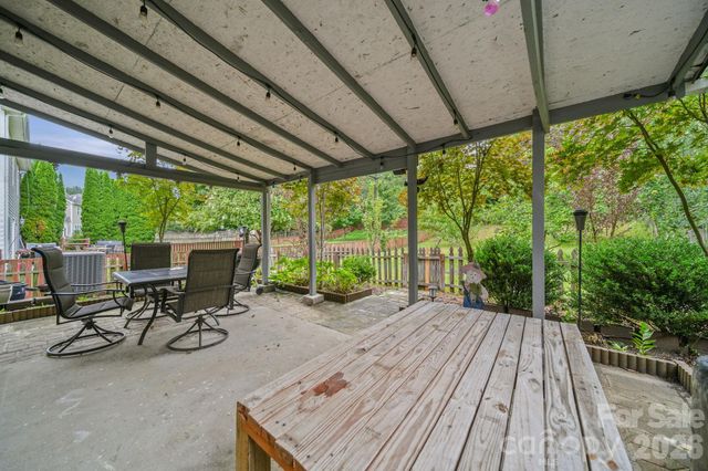 9220 Seamill Road, Charlotte, NC 28278