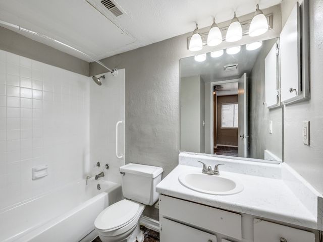 1122 Millview Drive 1703, Arlington, TX 76012