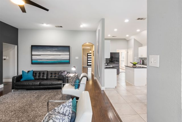 708 Summit Run, Lewisville, TX 75077