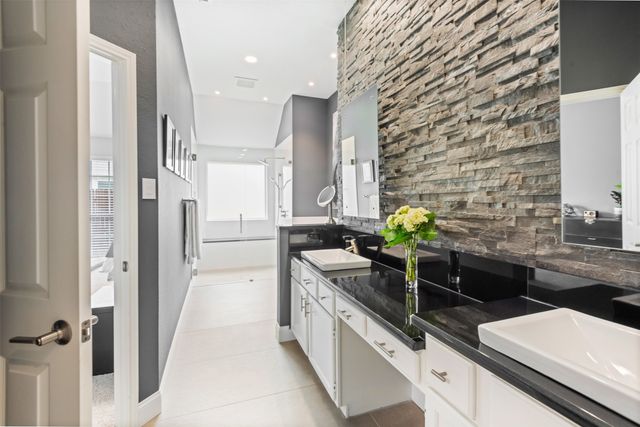 708 Summit Run, Lewisville, TX 75077