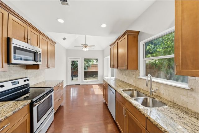 9016 Cumberland Drive, Irving, TX 75063