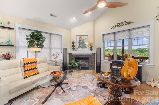 3 Holland Mountain View, Asheville, NC 28804
