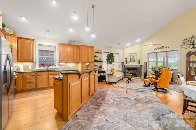 3 Holland Mountain View, Asheville, NC 28804