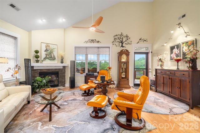 3 Holland Mountain View, Asheville, NC 28804