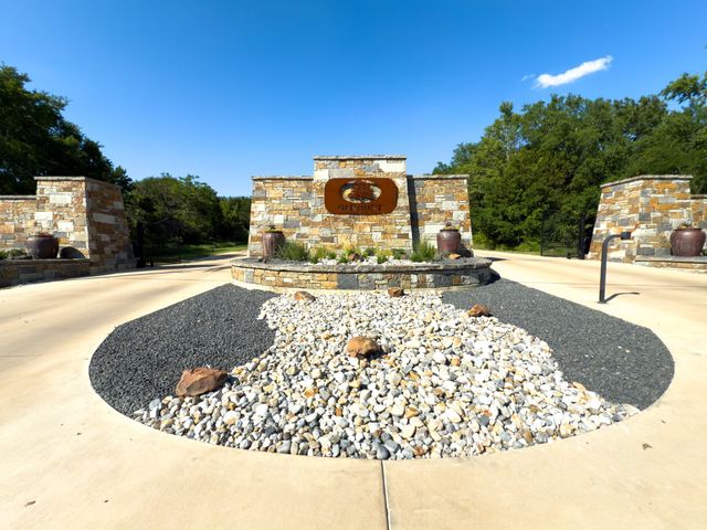 134 Oakmont Drive, Mabank, TX 75147