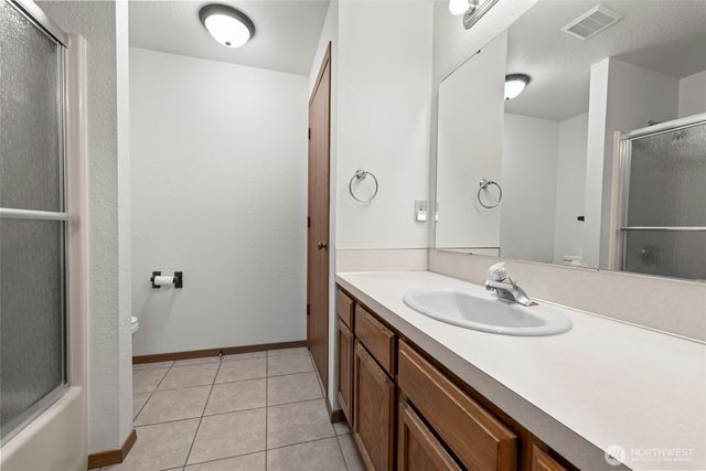 5933 55th Way SE, Lacey, WA 98513