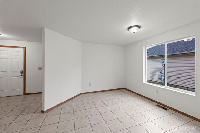 5933 55th Way SE, Lacey, WA 98513