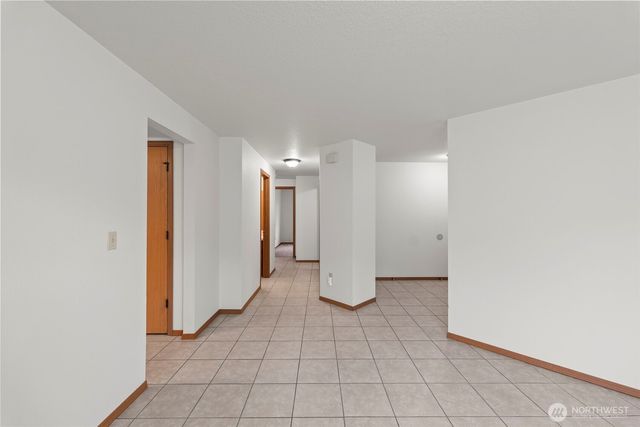 5933 55th Way SE, Lacey, WA 98513