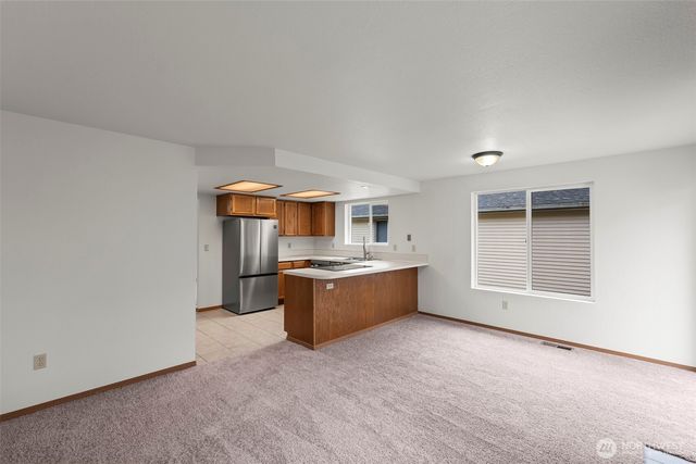 5933 55th Way SE, Lacey, WA 98513