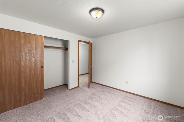 5933 55th Way SE, Lacey, WA 98513