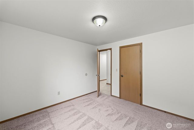 5933 55th Way SE, Lacey, WA 98513