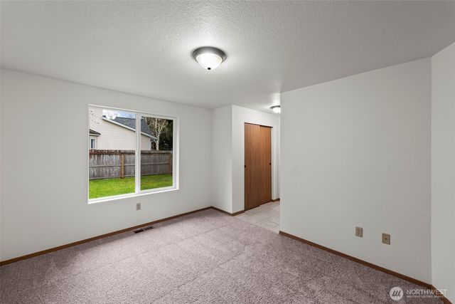 5933 55th Way SE, Lacey, WA 98513