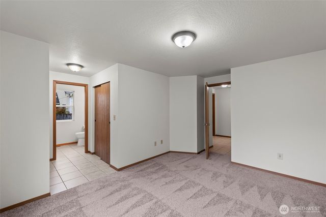 5933 55th Way SE, Lacey, WA 98513