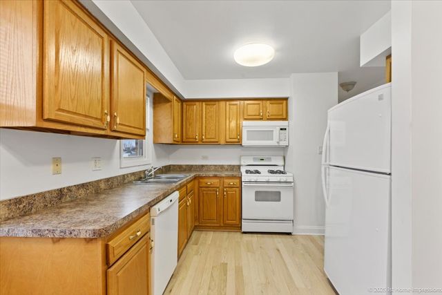 7121 W 110th Street 2W, Worth, IL 60482