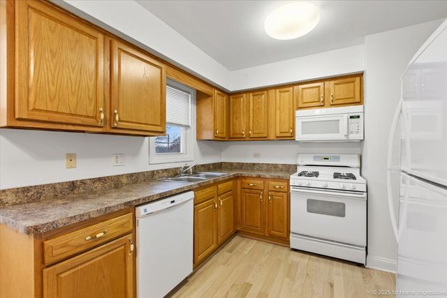 7121 W 110th Street 2W, Worth, IL 60482