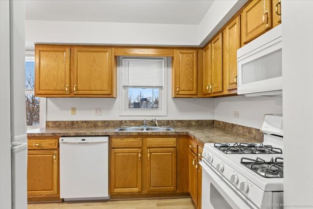 7121 W 110th Street 2W, Worth, IL 60482