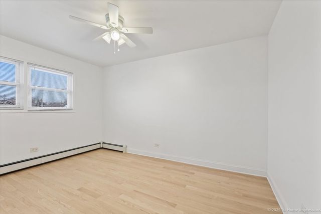 7121 W 110th Street 2W, Worth, IL 60482