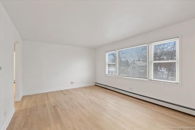 7121 W 110th Street 2W, Worth, IL 60482