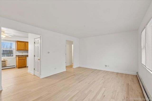 7121 W 110th Street 2W, Worth, IL 60482