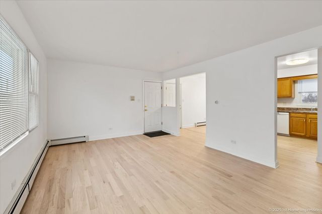 7121 W 110th Street 2W, Worth, IL 60482