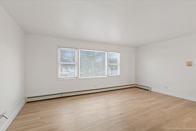 7121 W 110th Street 2W, Worth, IL 60482